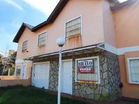 Dúplex en venta de 3 dormitorios c/ cochera en Zona Sur