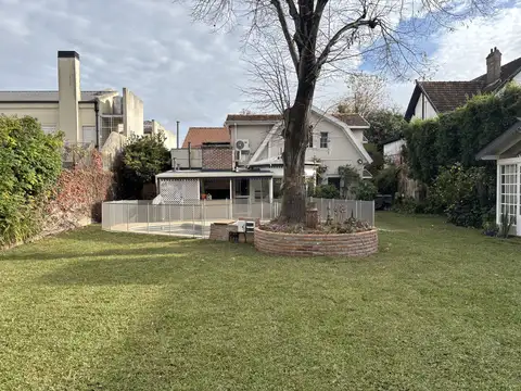 Casa en Venta con 8 cocheras