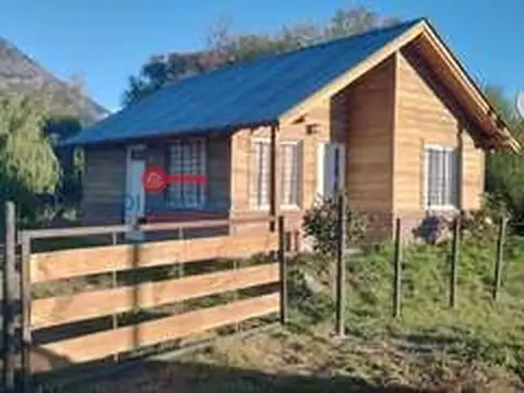 Casa en venta en Barrio Valle del Pirque – El Hoyo, Chubut