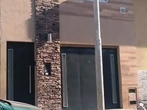 Excelente Triplex a estrenar con detalles de categoría. sup. aprox. 245m2