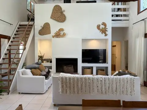 Casa 4 ambientes con 3 baños