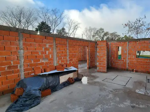 Excelente Casa a estrenar Santa Emilia