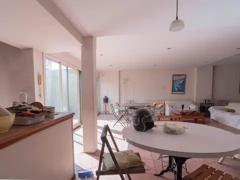Casa en Venta con 4 cocheras