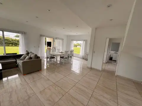 Casa en Alquiler Temporal de 4 dormitorios