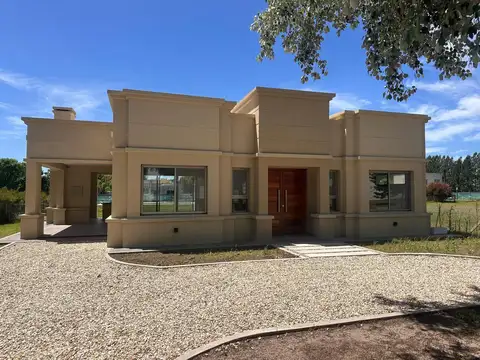 CASA VENTA HARAS DEL SUR II - 3 DORMITORIOS - PISCINA