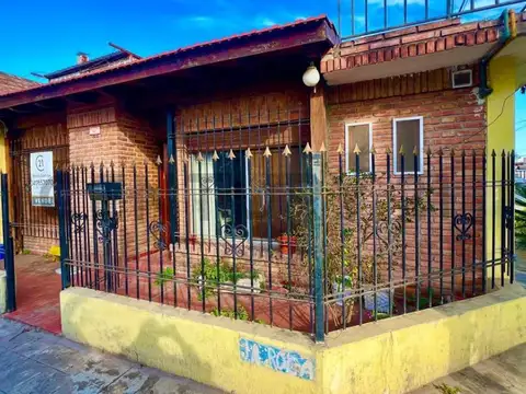 Venta Casa de 2 domitorios + Galpón, Villa Gobernador Gálvez