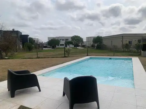 ACCESO A EL CANTON 100