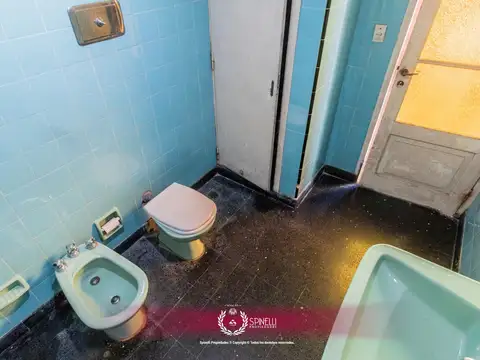 Venta casa 7 ambientes 294M² sobre terreno de 184M² en Boedo en estado a reciclar oportunidad única