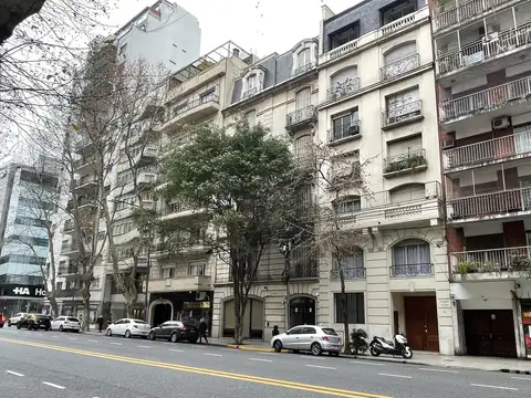 OPORTUNIDAD,  DUPLEX EN EDIFICIO FRANCES. 