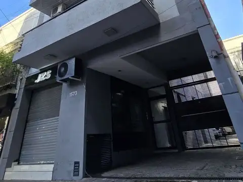 Cochera en Lanús Este Centro Excelente Ubicación