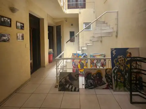 Edificio 3 plantas en Alquiler SIN EXPENSAS zona Htal. Clinicas + 15 oficinas y espacios de trabajo