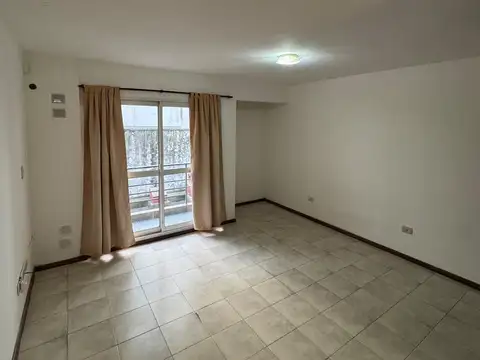 ALQUILER Mono con balcon en barrio Martin