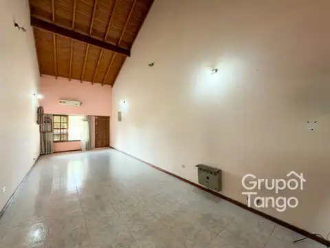 Casa en Venta en Gregorio de Laferrere, USD 130.000