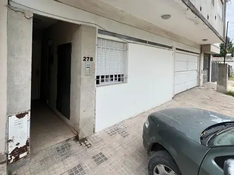 17 e/ 122bis y 124 200, Piso 1