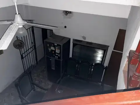 Casa 7 ambientes con 2 baños