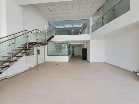 Local en Venta 69 años