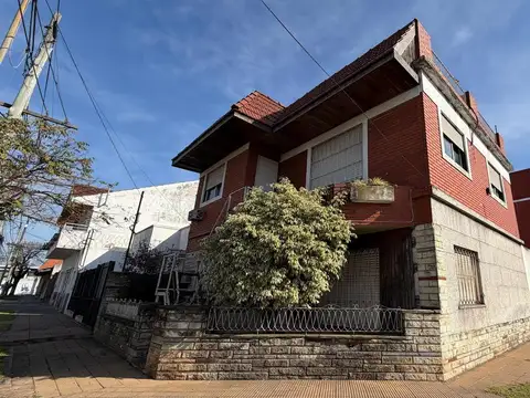 Dos casas en block en General San Martin