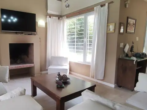 Casa en Alquiler Temporal en Valeria del Mar, USD 1.800