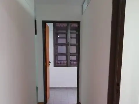 Oficina 4 ambientes con 1 baño