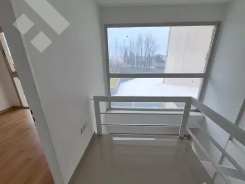 Depto Tipo Casa en Venta 8 años