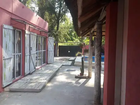 Casa 5 ambientes con 2 baños