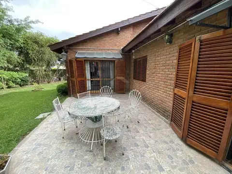 Casa 4 ambientes con 4 baños