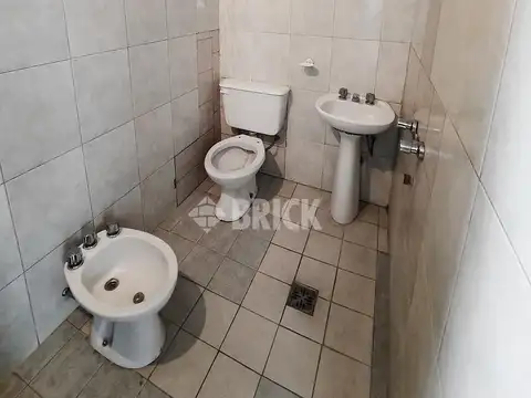 Casa 17 ambientes con 6 baños