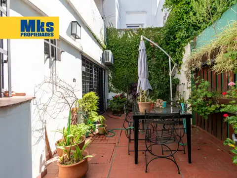 Excelente casa moderna en venta. Patio, terraza, balcon y quincho. Barracas.