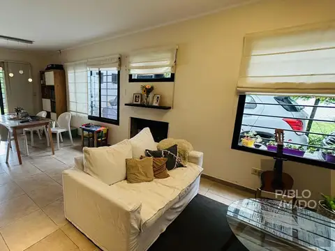 Casa 3 dormitorios con pileta. City Bell