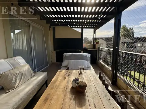 Departamento en Alquiler con 2 cocheras