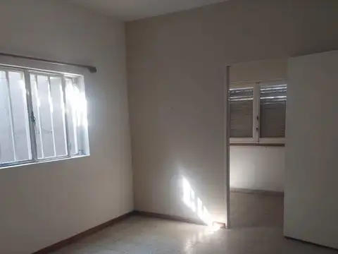 Casa en Alquiler en Alberdi, $ 400.000