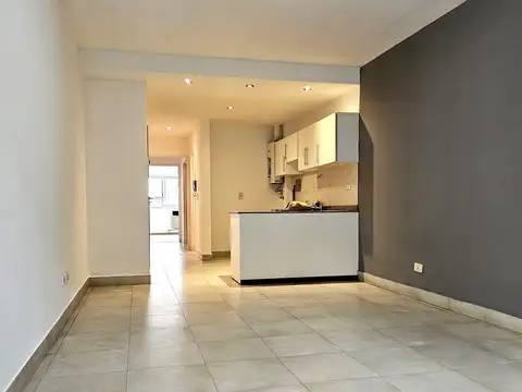 Excelente Semipiso en mejor zona de Villa Pueyrredon - Frente y contrafrente - 2 baños - Expensas bajas - Cochera disponible