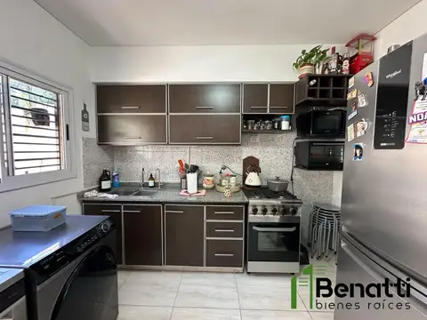 Duplex 3 ambientes con garaje, patio y terraza. VENTA