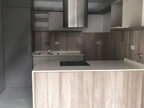 Casa en Alquiler con 1 cochera