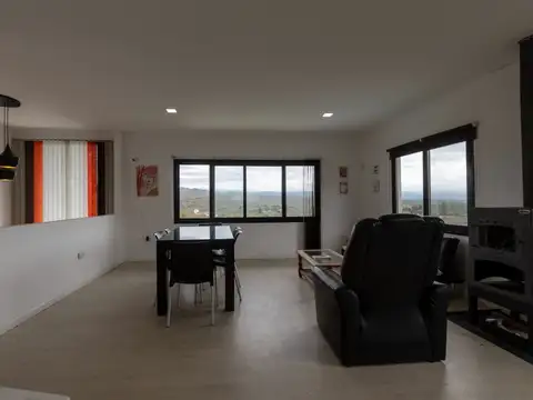 Casa en Venta con 4 cocheras