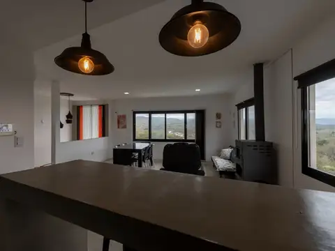 Casa 6 ambientes con 3 baños