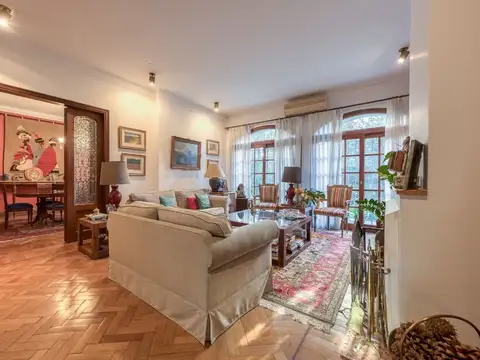 Casa 6 ambientes con 4 baños