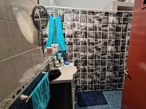 Casa 4 ambientes con 4 baños