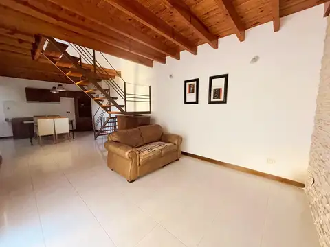 Depto Tipo Casa en Venta de 5 ambientes