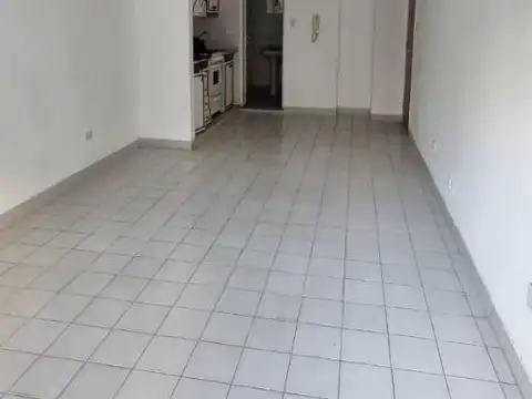 España 300, Piso 1°