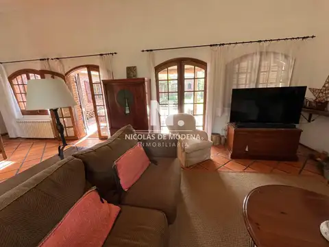 Casa 4 ambientes con 4 baños