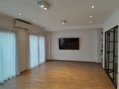 Casa en Venta en Suipacha, USD 180.000