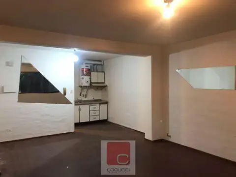 Oficina en Alquiler en Godoy Cruz, $ 380.000