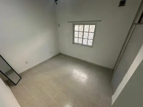 Alquiler de PH tipo casa 3 ambientes en Wilde