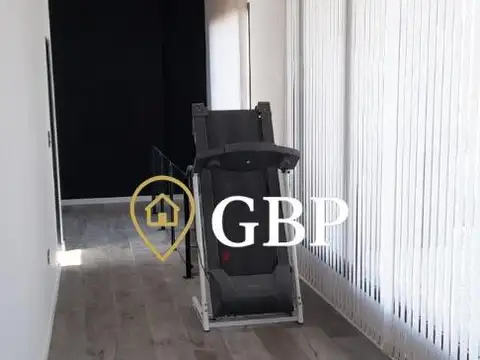Casa en Venta con 4 cocheras