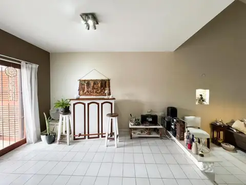 Casa 3 ambientes con 2 baños