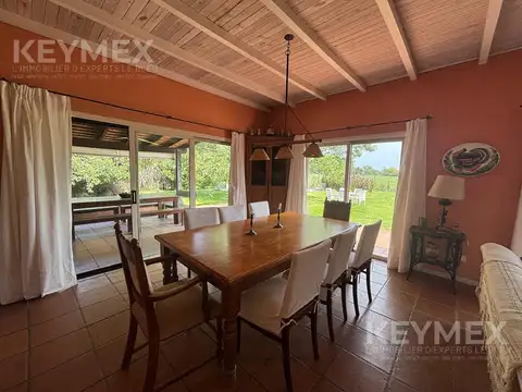 Casa en Venta con 3 cocheras