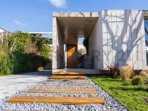 VENTA CASA 4 AMBIENTES ARENAS DEL SUR