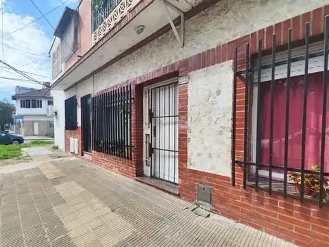 VENTA PH 4 AMBIENTES EN SANTOS LUGARES - Permuta