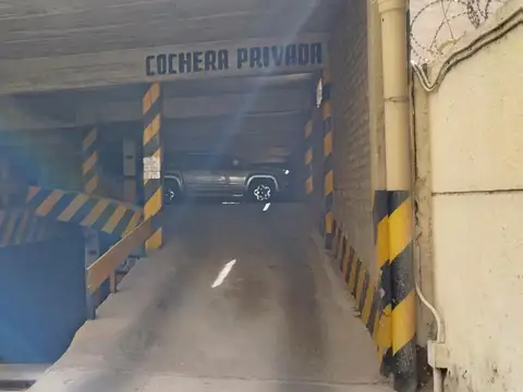 Cochera Céntrica - Excelente Ubicación - Frente al poder Judicial - Seguridad 24 hs.